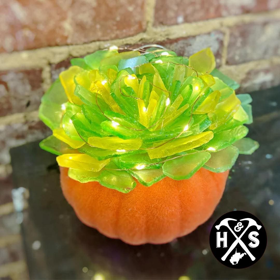 10/02/25 (6:30-8:30pm) All Things Spooky Sea Glass Trees (Off-Site - White Horse)