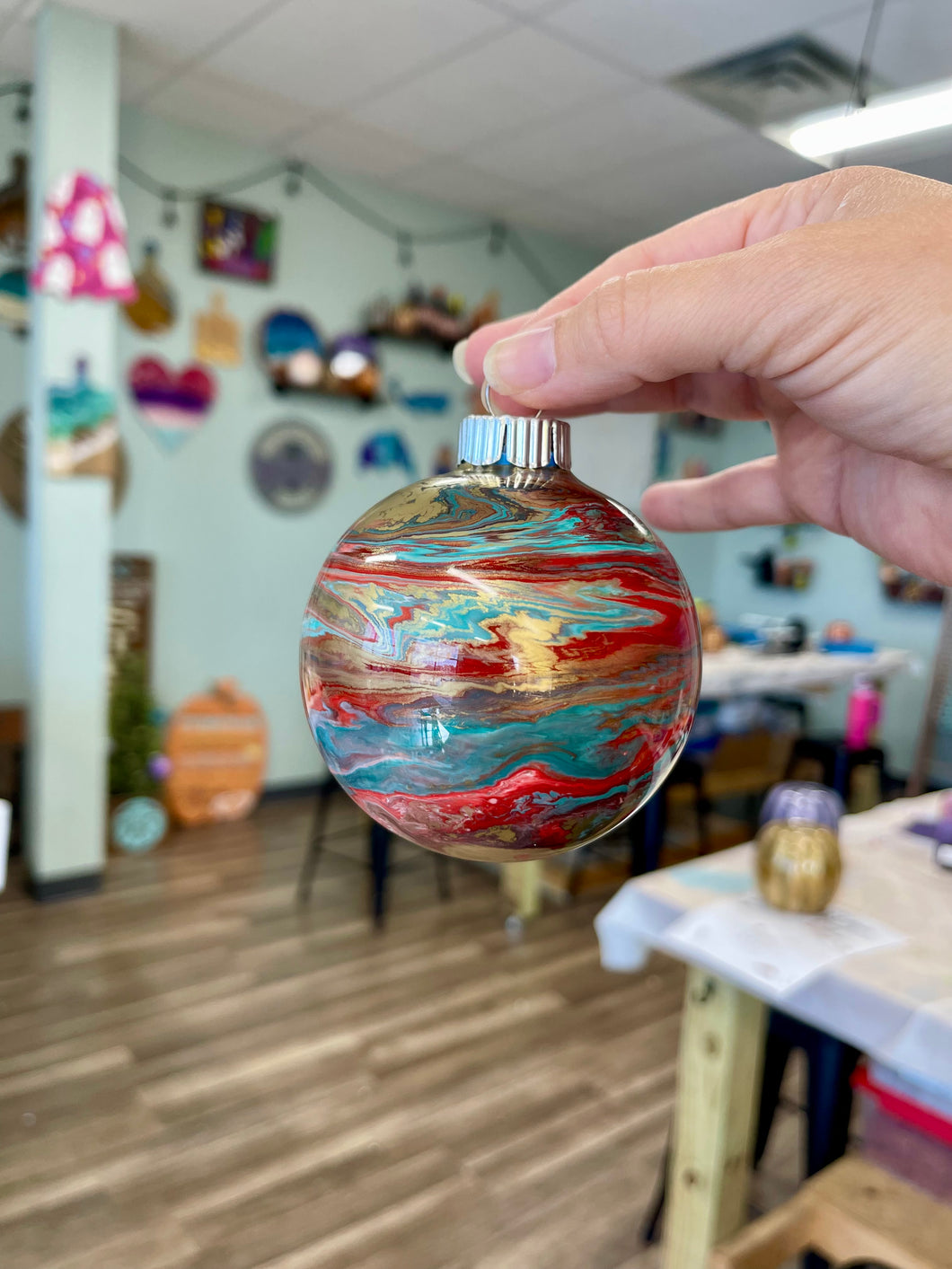 12/3/25 (6:30 PM) Wreath & Resin Ornament