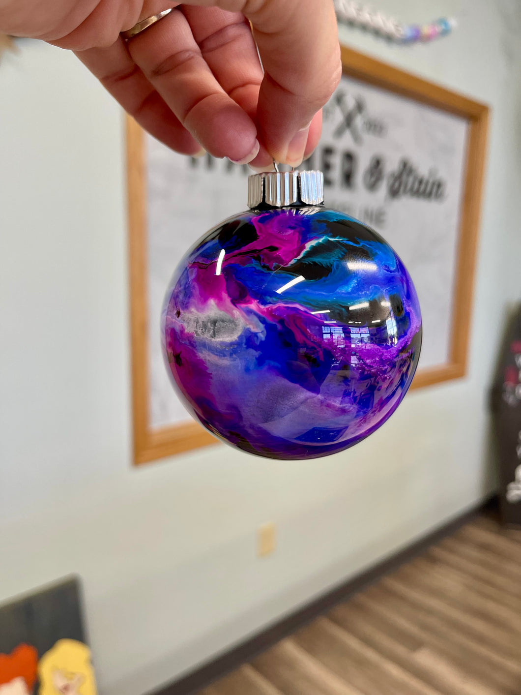 12/3/25 (6:30 PM) Wreath & Resin Ornament