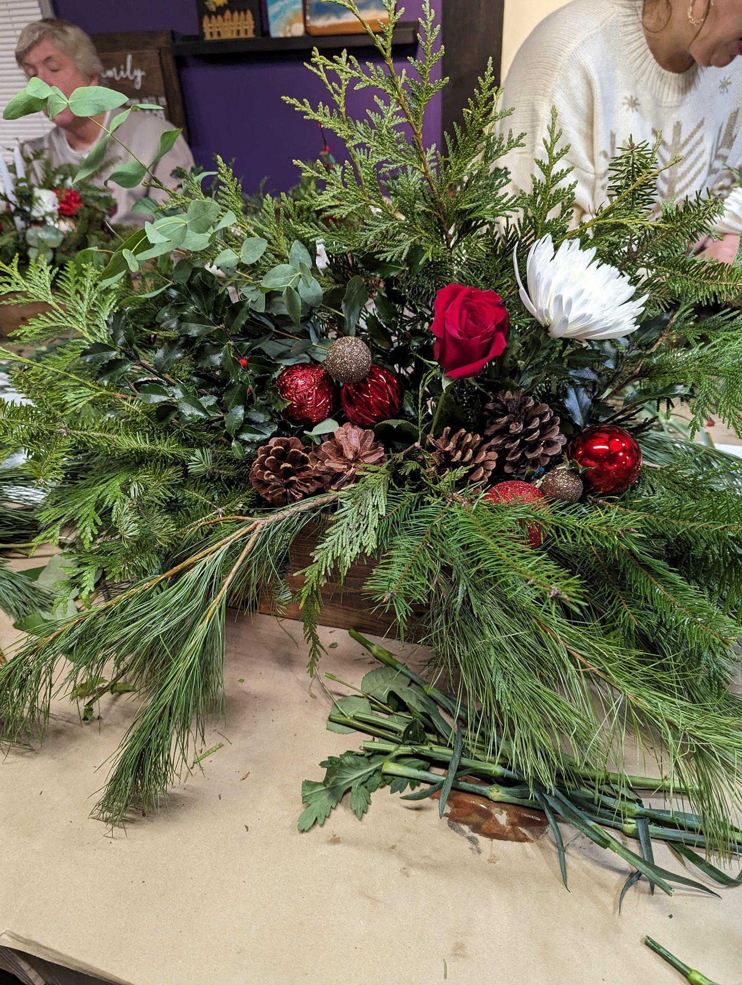 12/21/25 (1 PM) Fresh Holiday Centerpiece