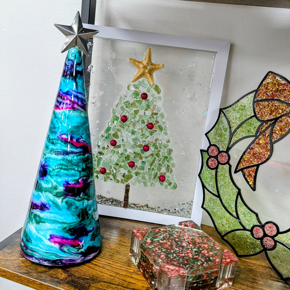 11/18/2026 (6:30 pm) Resin Tree & Stand